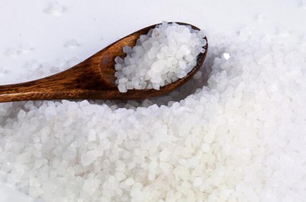 粗盐是什么 粗盐的功效与作用（粗盐的功效与作用）(1)